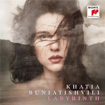 Labyrinth Khatia Buniatishvili, p. Franz Liszt, Erik Satie, Frédéric Chopin et al., comp.